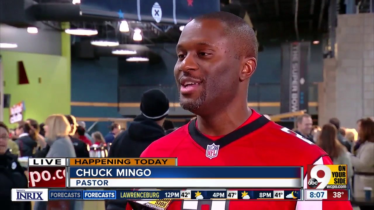Crossroads turns church into spectator sport with Super Bowl of Preaching