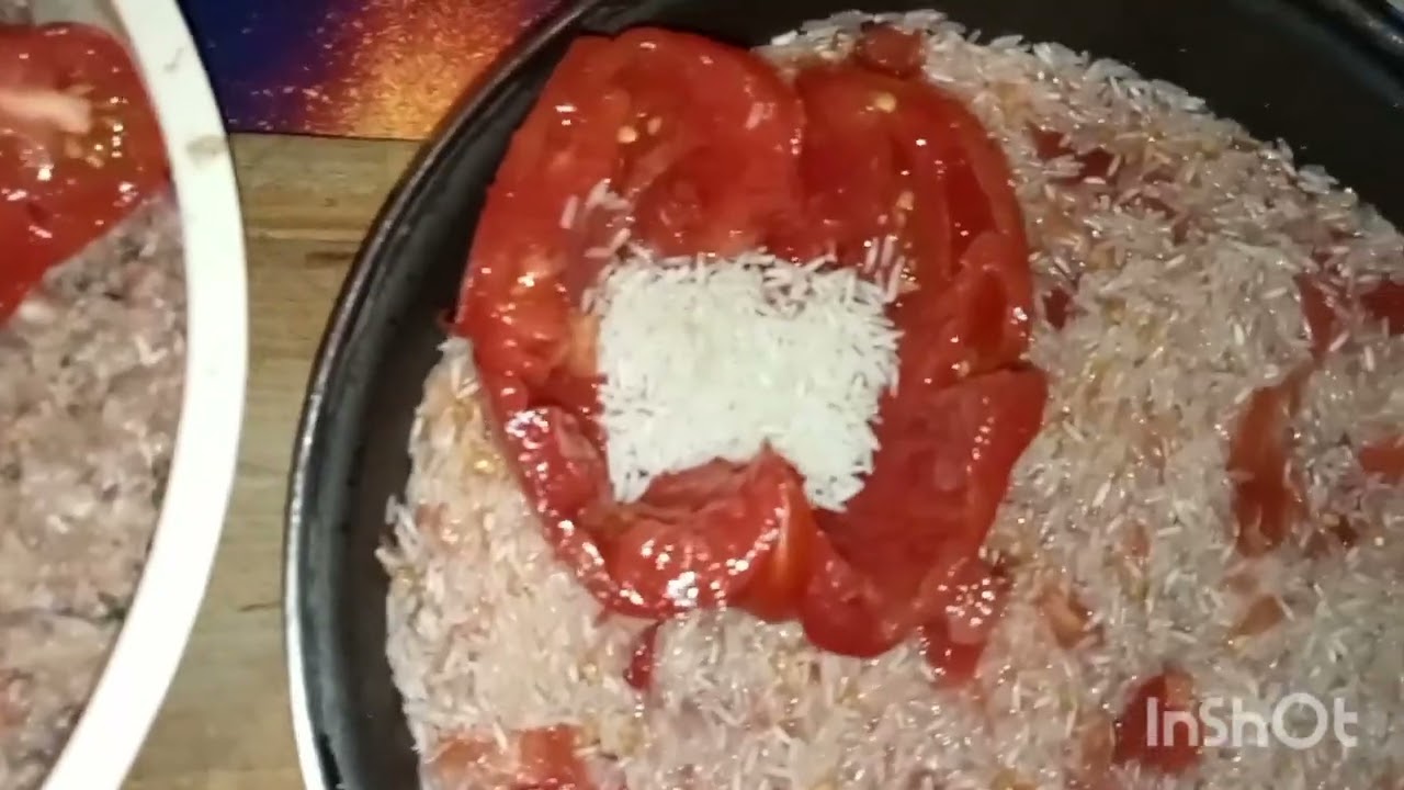 🍅🍅 Tomates farcies sur son lit de riz tomaté , à la façon grand mère de nos campagnes 🍅🍅🍅