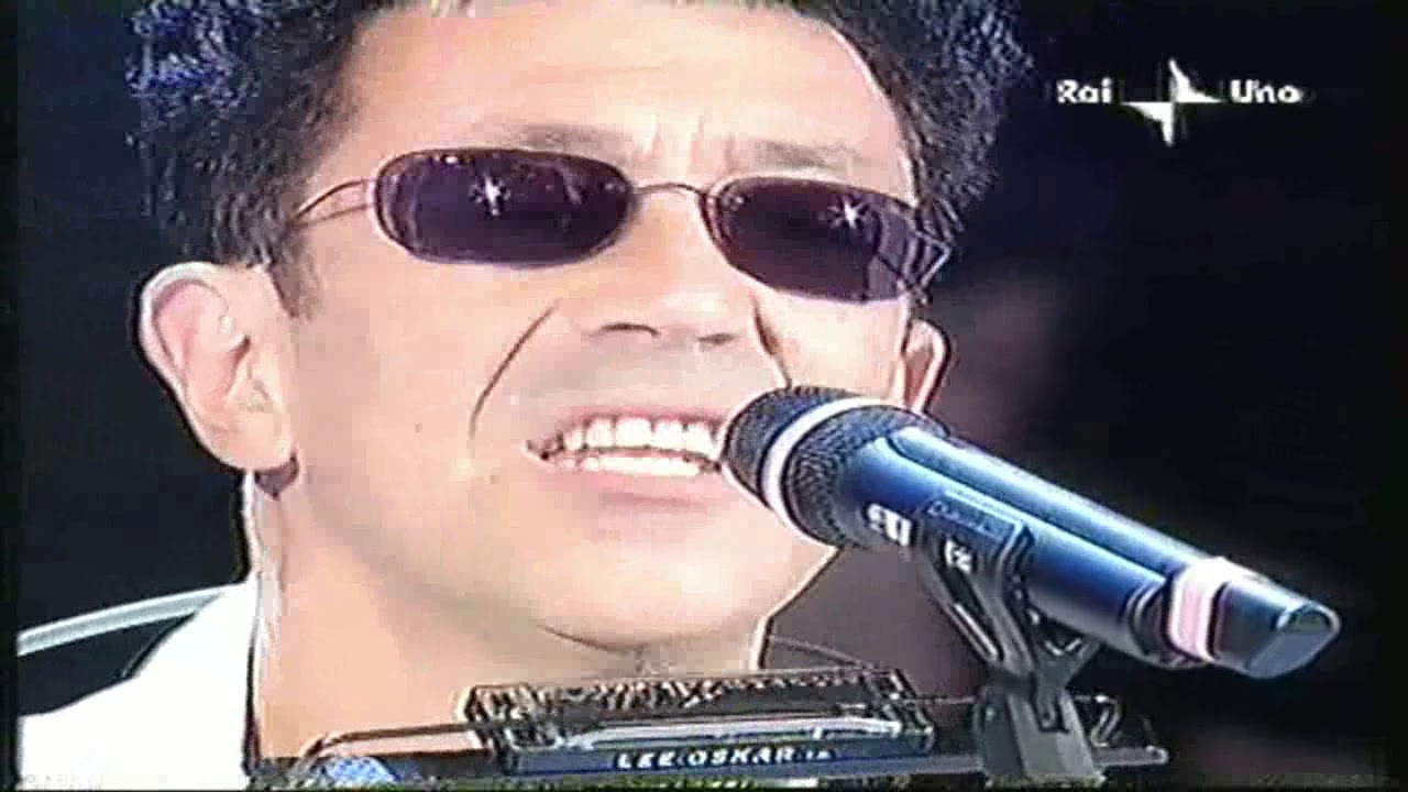Edoardo Bennato - Domenica In  - 04-11-2001.