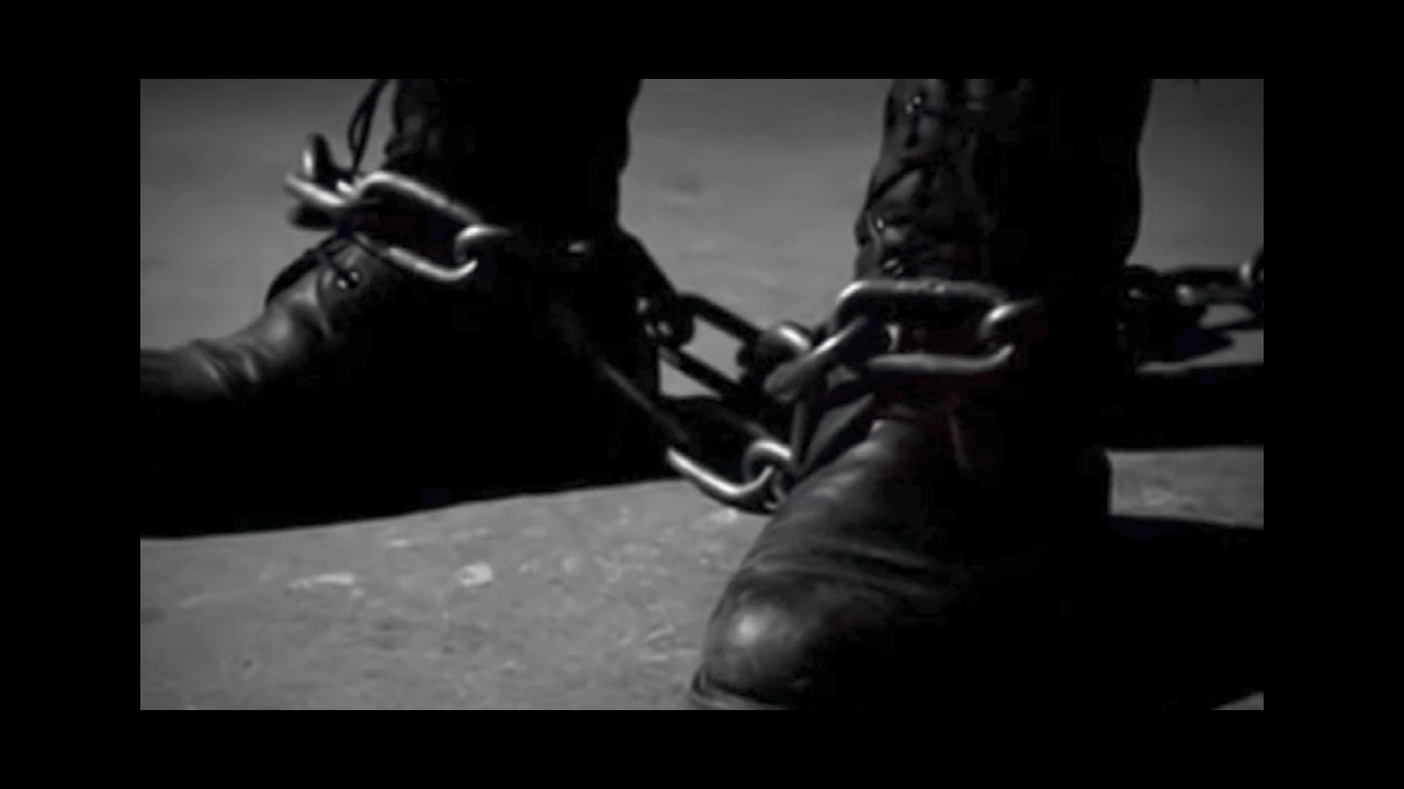 Catlight - Encadenado por ti [Official Music Video]