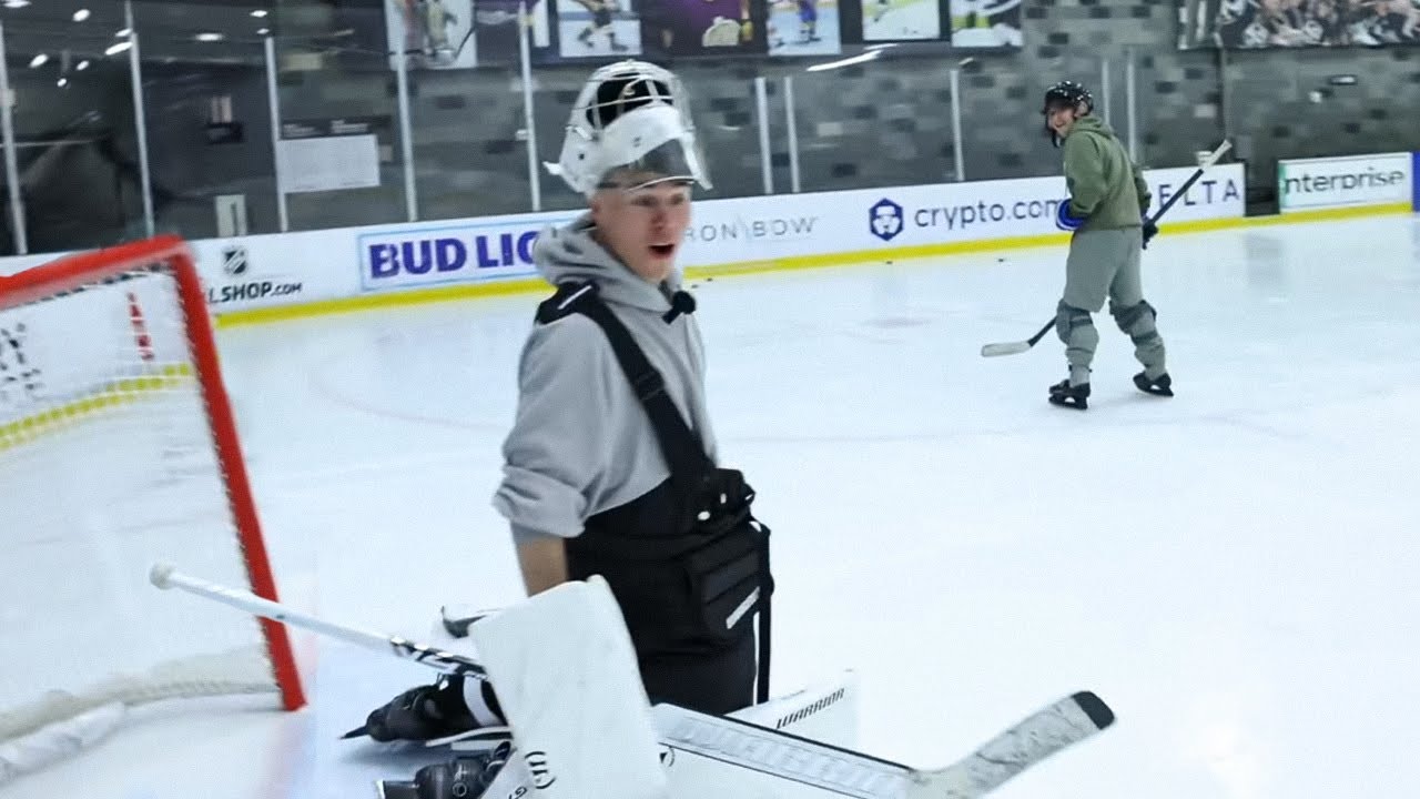 Michael Reeves Embarrasses Blau on the Ice