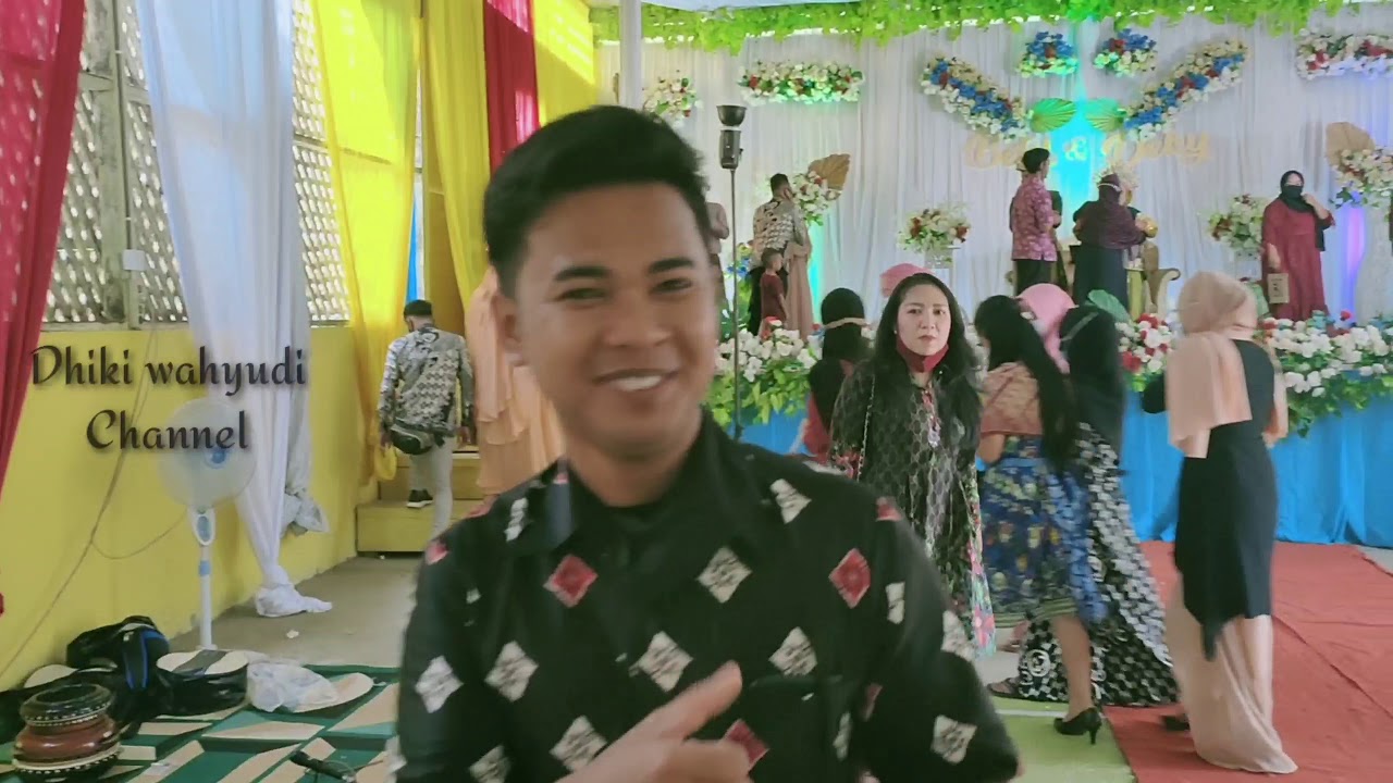 VIRAL...#pemuda ganteng ini,datang ke Resepsi pernikahan mantannya#
