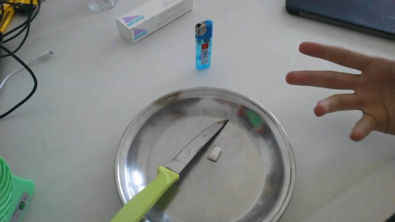 Burn a chewing gum / what will happen if we burn a chewing gum