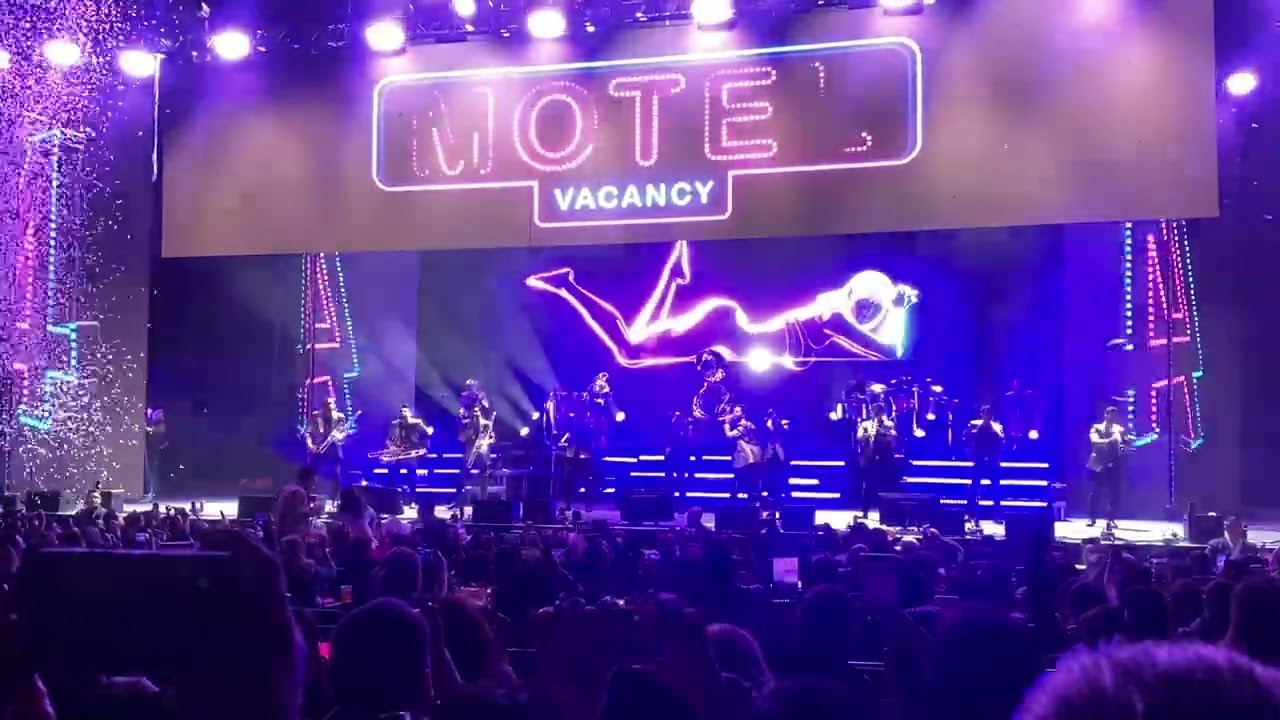 @LaAdictiva  en @auditoriotelmex.official 