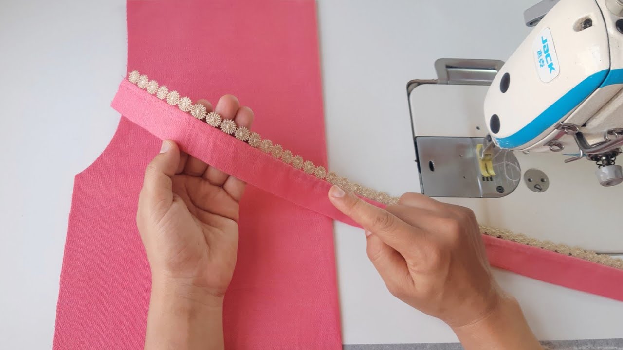 Discover the method great Neck design cutting and stitching with lace