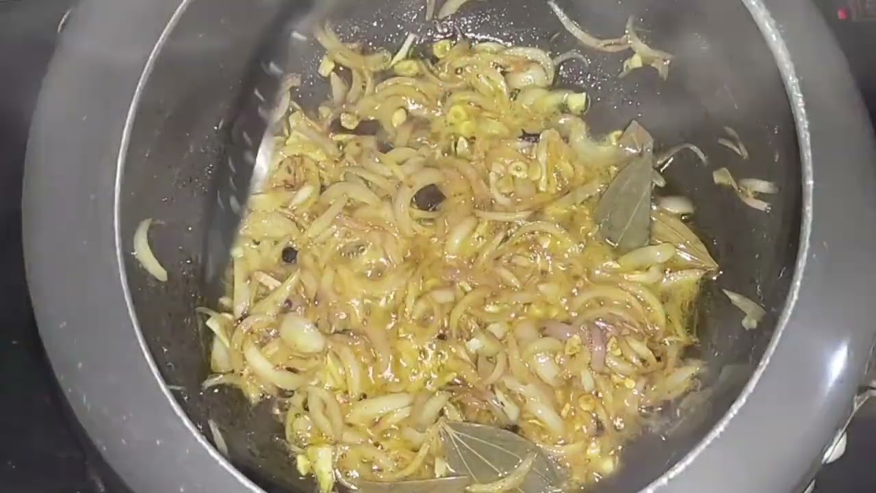 कम मसालों में झटपट बिरयानी 🥚😛 quick and easy recipie #recipe #tryit 