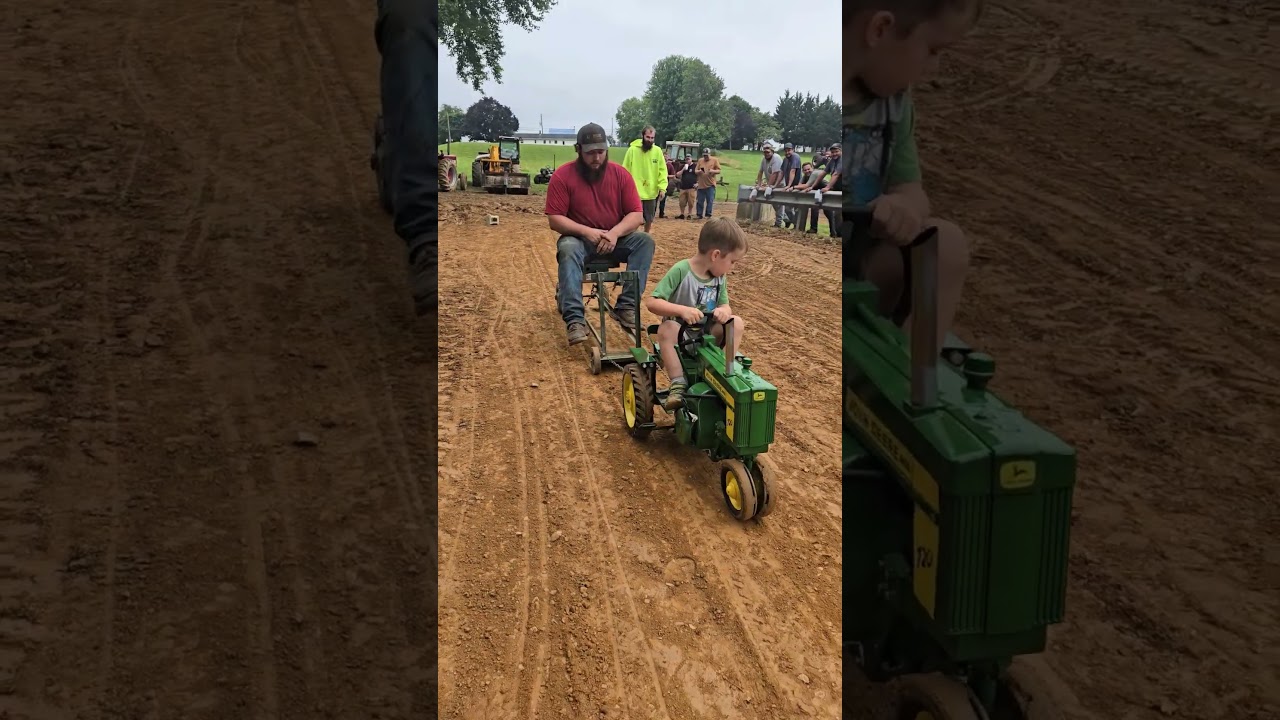 Junior Tractor Pulling with Homemade John Deere 720 1.5 HP Clinton Engine Fawn Grove Olde Tyme Days