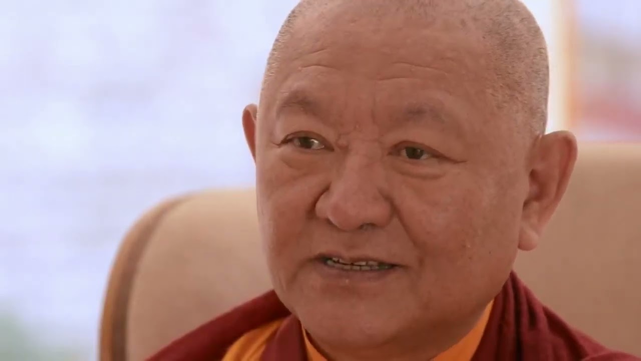 Dalla Disperazione alla Gioia: Superare la Negatività con il Buddhismo -  Ringu Tulku Rinpoche