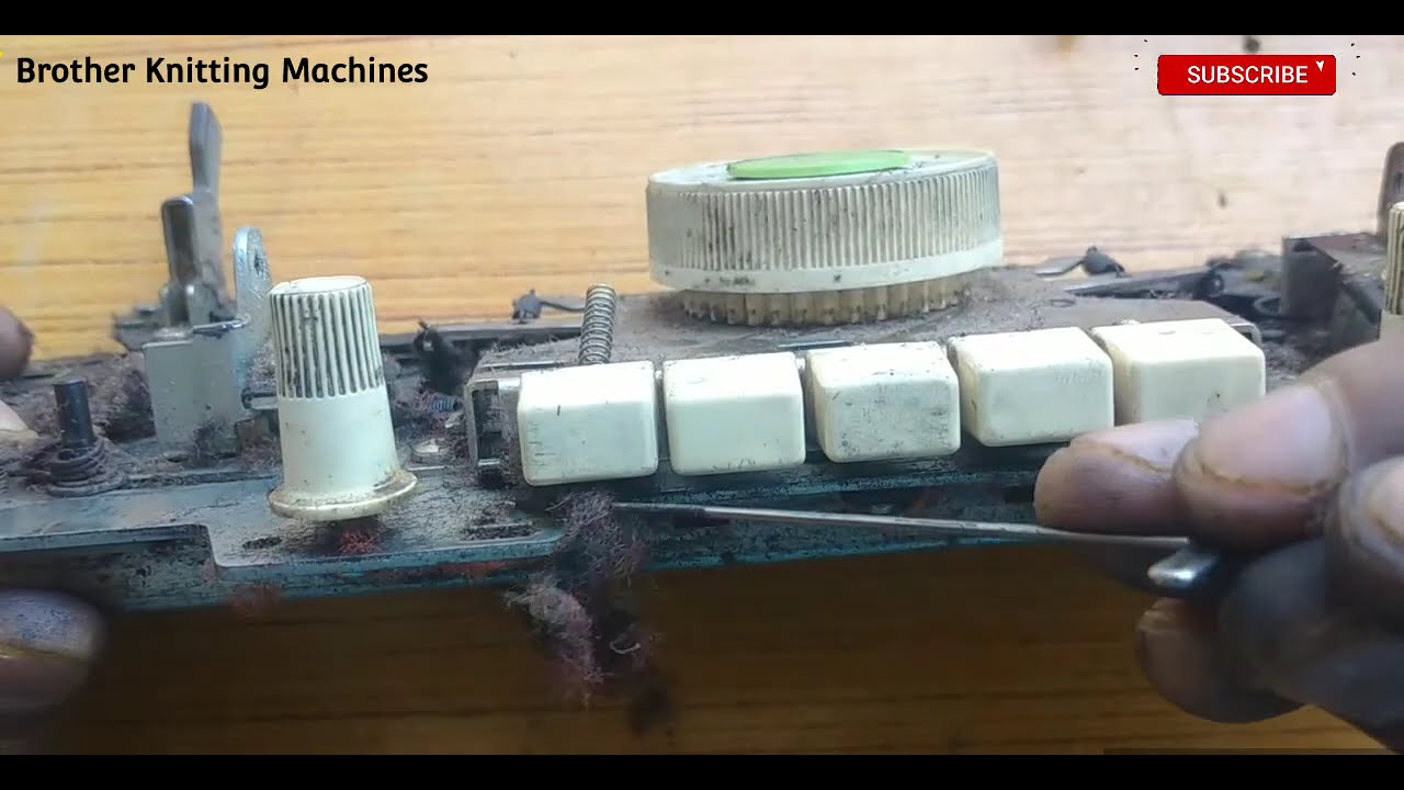 how to fix carriage button problems in knitting machine  बटन केसे सही करे बुनाई मशीन में