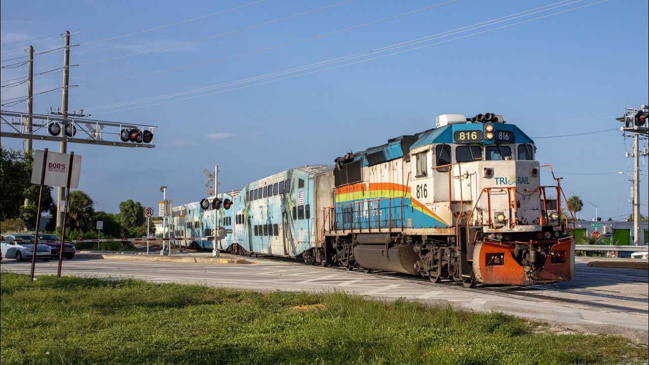 Evening Rush Hour Tri Rail & Amtrak Trains in Oakland Park, FL - 8/10-11/23