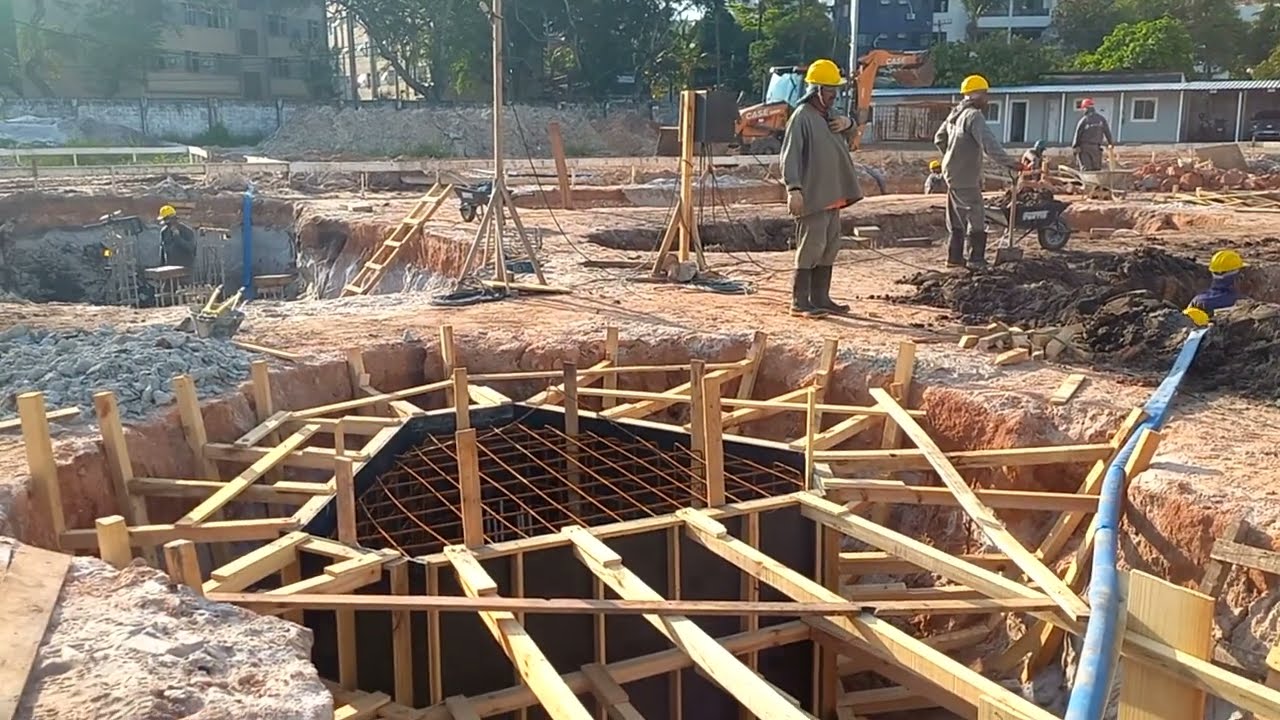 Início da função na obra de Setúba mas um trabalho sendo executado pelo carpinteiro CLAUDEMIR MAX 