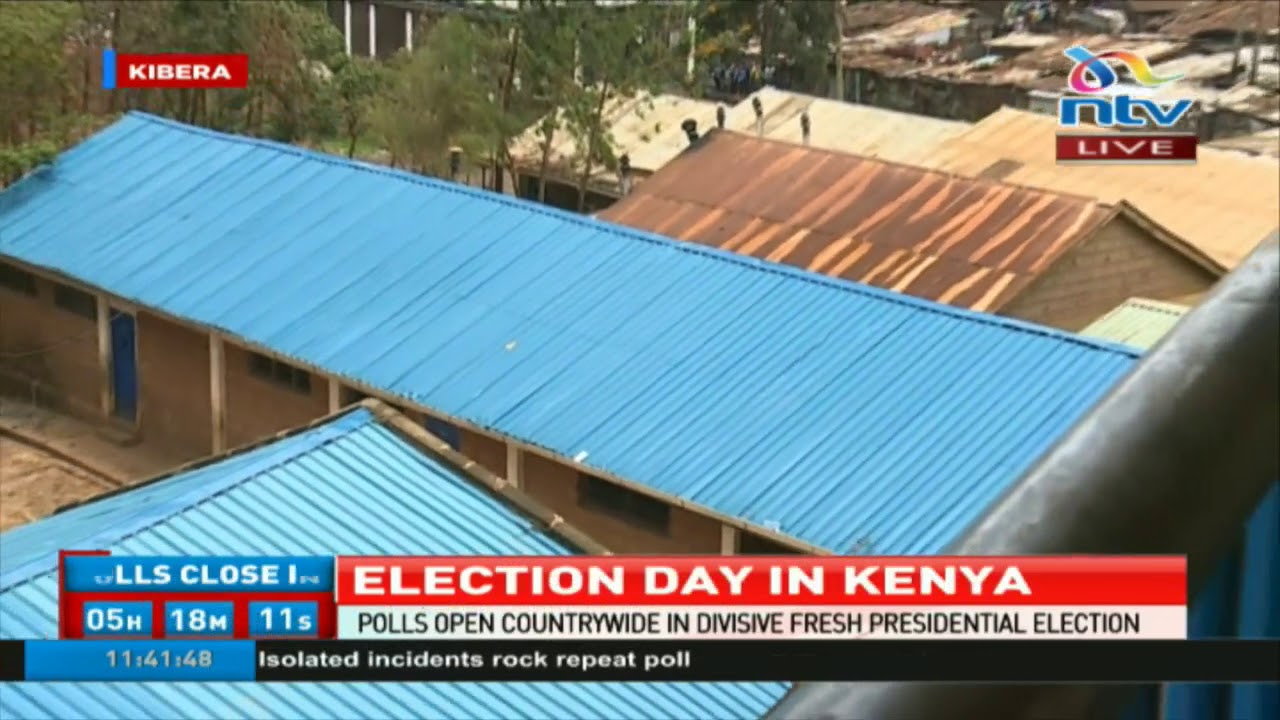 Police at Olympic Primary School in Kibera keep protesters at bay #Decision2017