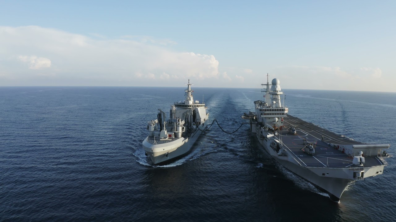 Nave Cavour e Nave Vulcano: rifornimento laterale. Refueling at sea