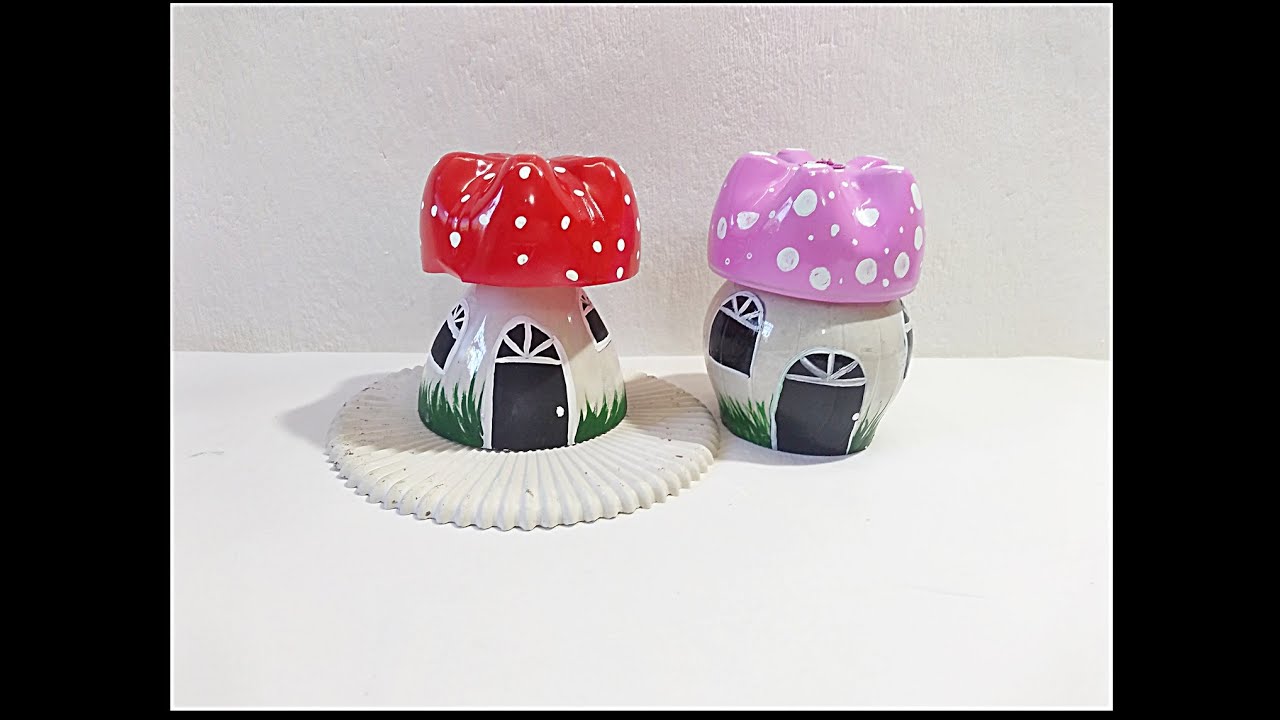 Cogumelo com garrafa  pet