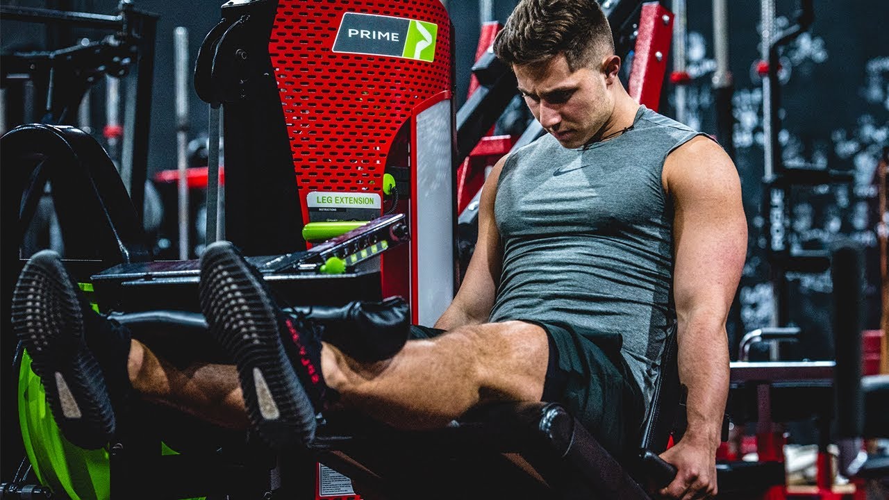The RIGHT Way To Use The Leg Extension For Big Quads! (FIX YOUR FORM!)