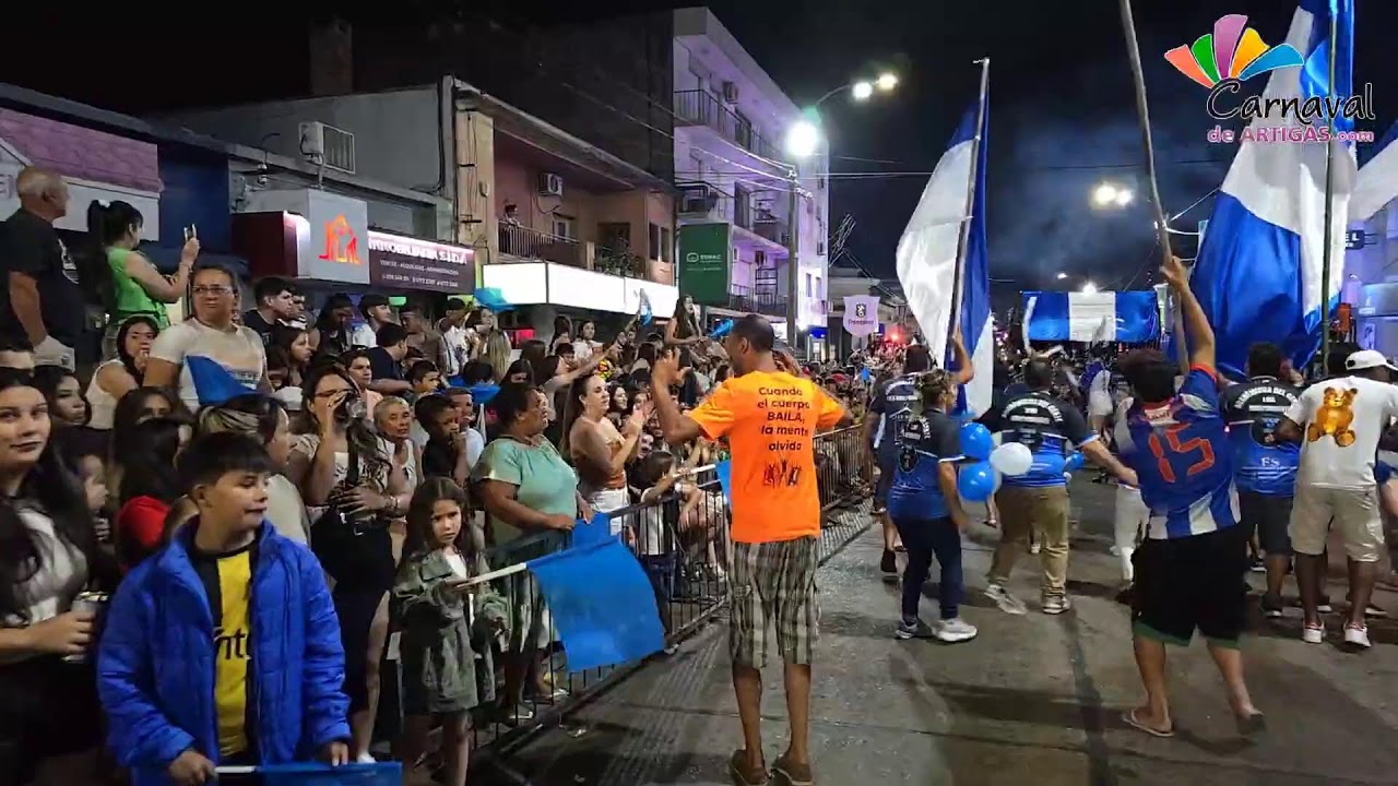 Mini desfile de Escuela de Samba Académicos