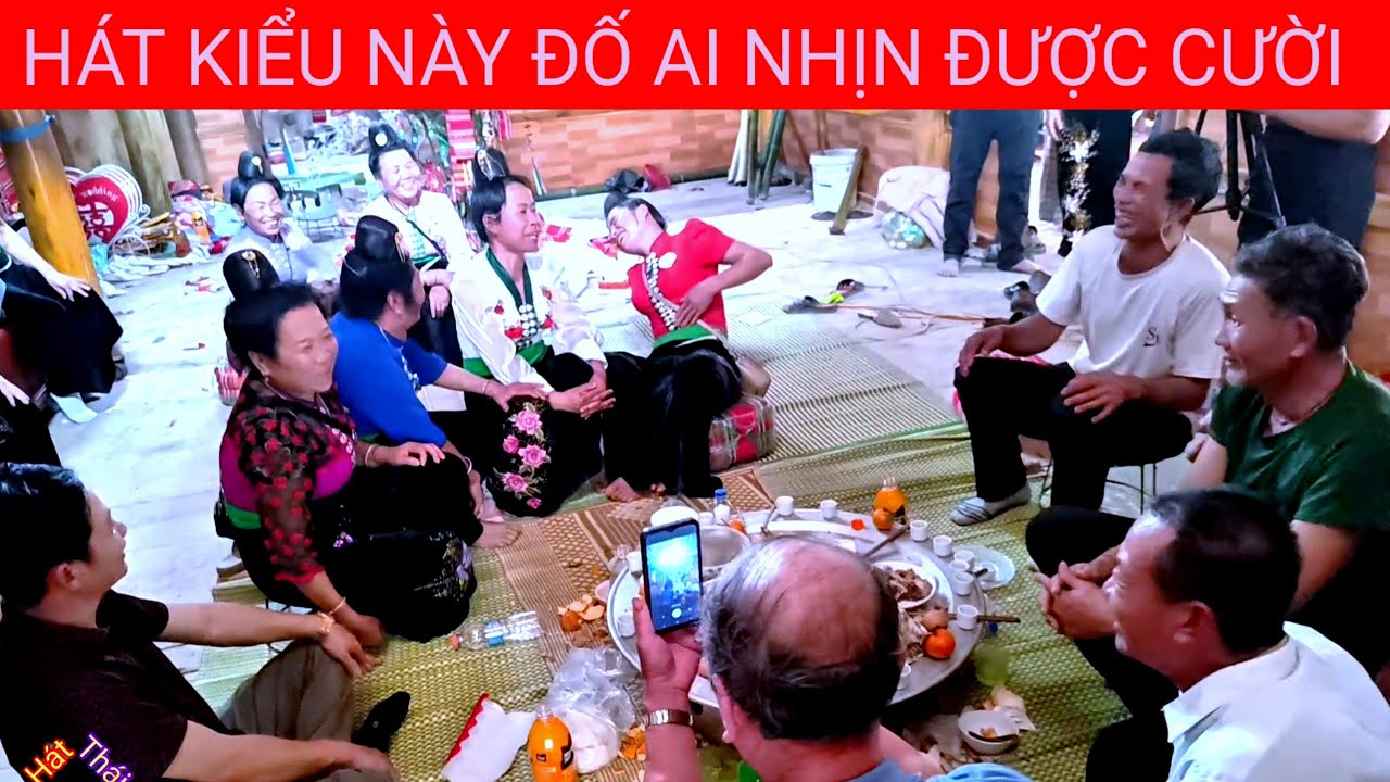 MỌI NGƯỜI CƯỜI NGHIÊNG NGẢ KHI NGHE BÀ GIÀ HÁT QUÁ HÀI.