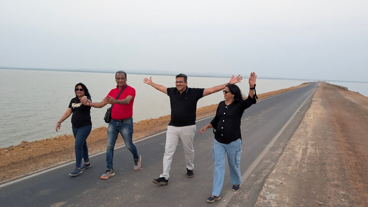 Gujarat trip Day-1 ( Pune-🛫Rajkot- tent ⛺ City dholavira- Road of heaven)
