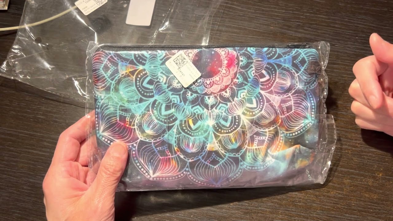Winner unboxing - WISKF cosmetic bags