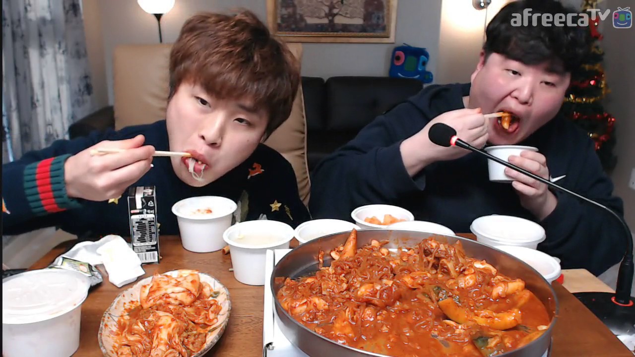 꽃돼지가 무작정 쳐들어와서 매운갈비찜 먹방