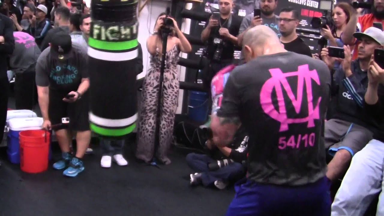 Miguel Cotto BANGS HEAVY BAG WORKOUT! vs Daniel Geale