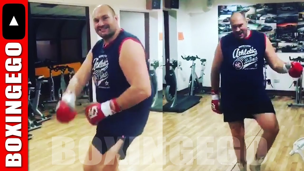 GYPSY KING SWAGGED OUT! TYSON FURY DANCING WHILE WEIGHT-LOSS TRAINING GETTING INTO BOXING SHAPE