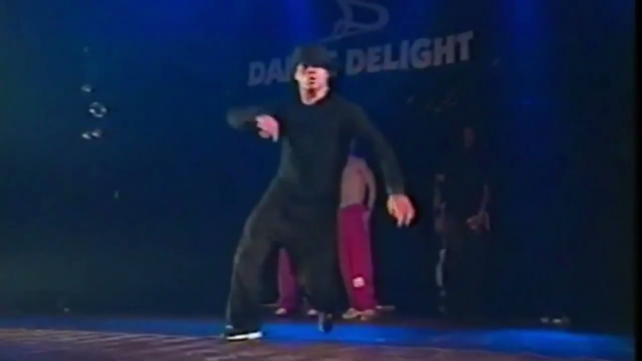 인간 다이나마이트의 폭발력. IVAN (Urban Action Figure) 2000 JAPAN Dance Delight. // King Suzu.