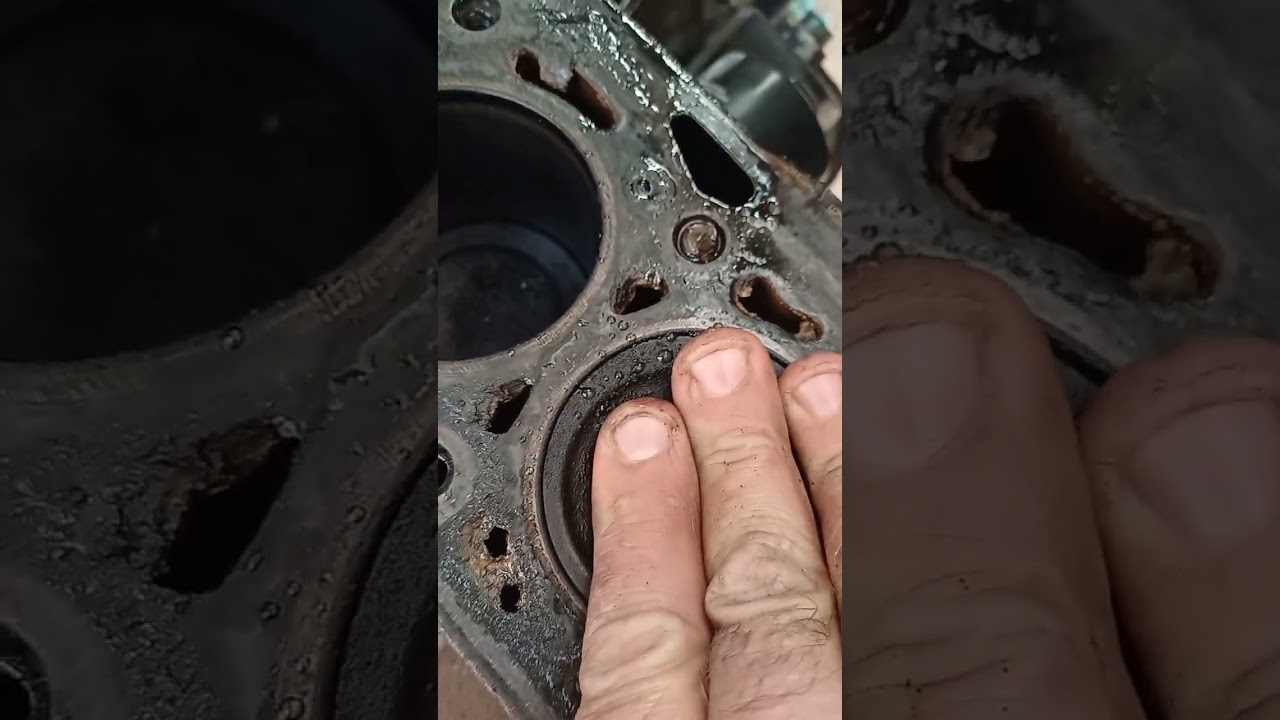 mostrando a folga do pistão do motor ae111..