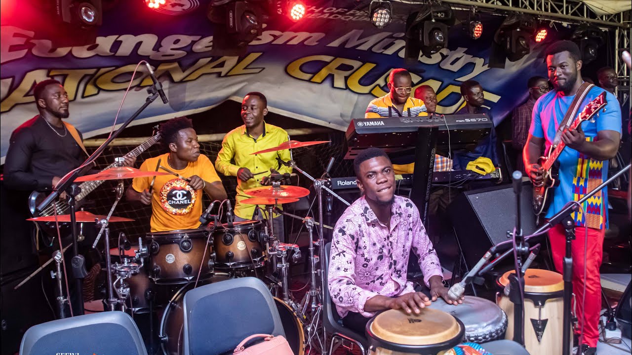 Elder Gideon Ntumy with solid band at Sefwi will keep you dancing all day 🔥🔥🔥