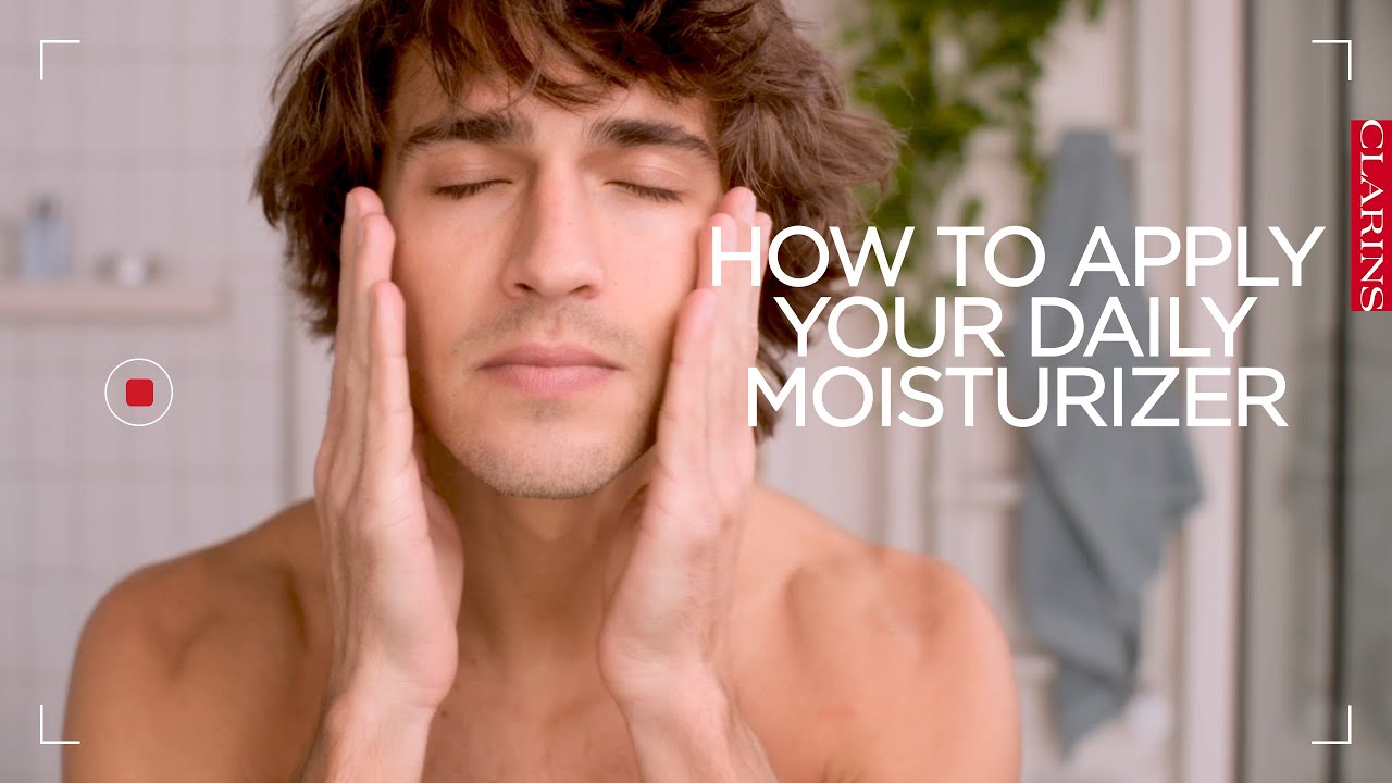 How to apply your daily moisturizer | ClarinsMen