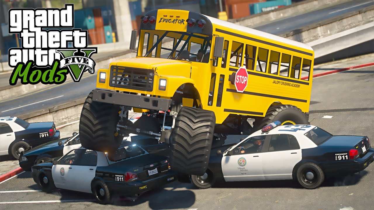 CAUSANDO UM CAOS EM LOS SANTOS COM ONIBUS ESCOLAR! - GTA 5 MODS