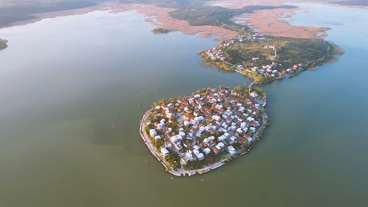 G&ouml;lyazı ve Uluabat g&ouml;l&uuml; - G&ouml;ky&uuml;z&uuml;nden muhteşem manzaralar.