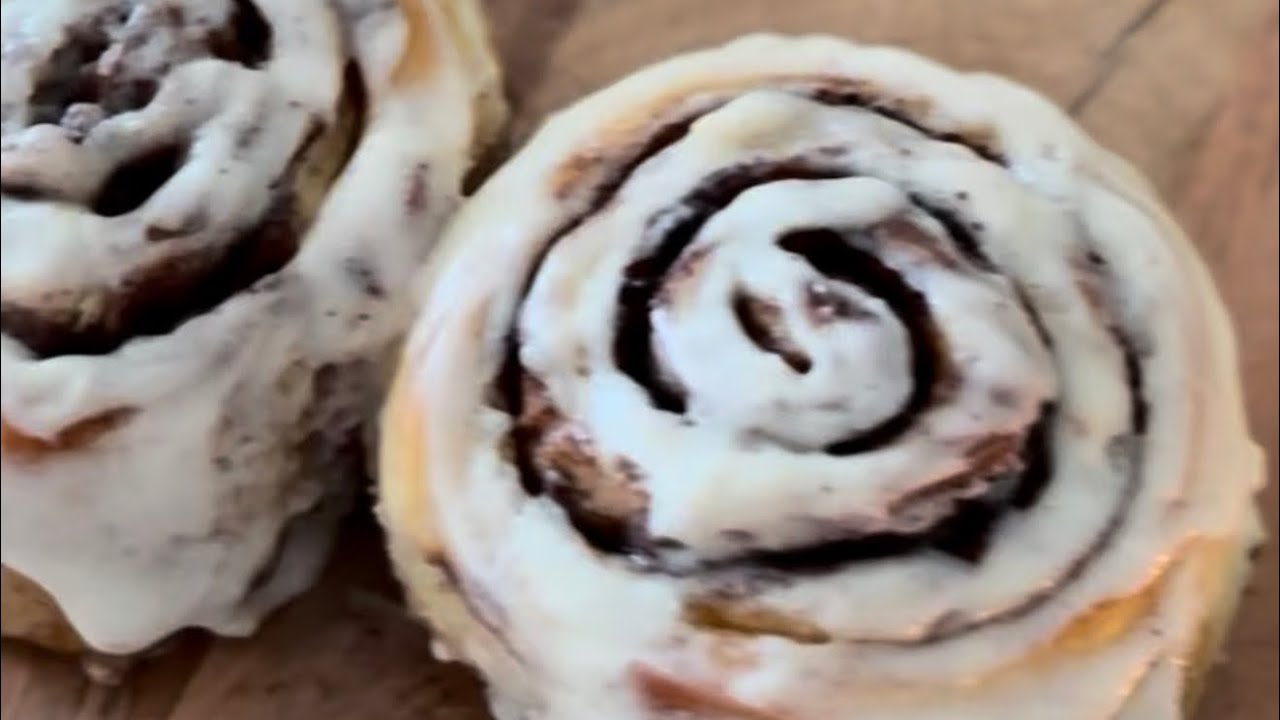 Cinnamon Rolls.                    سينابون رول