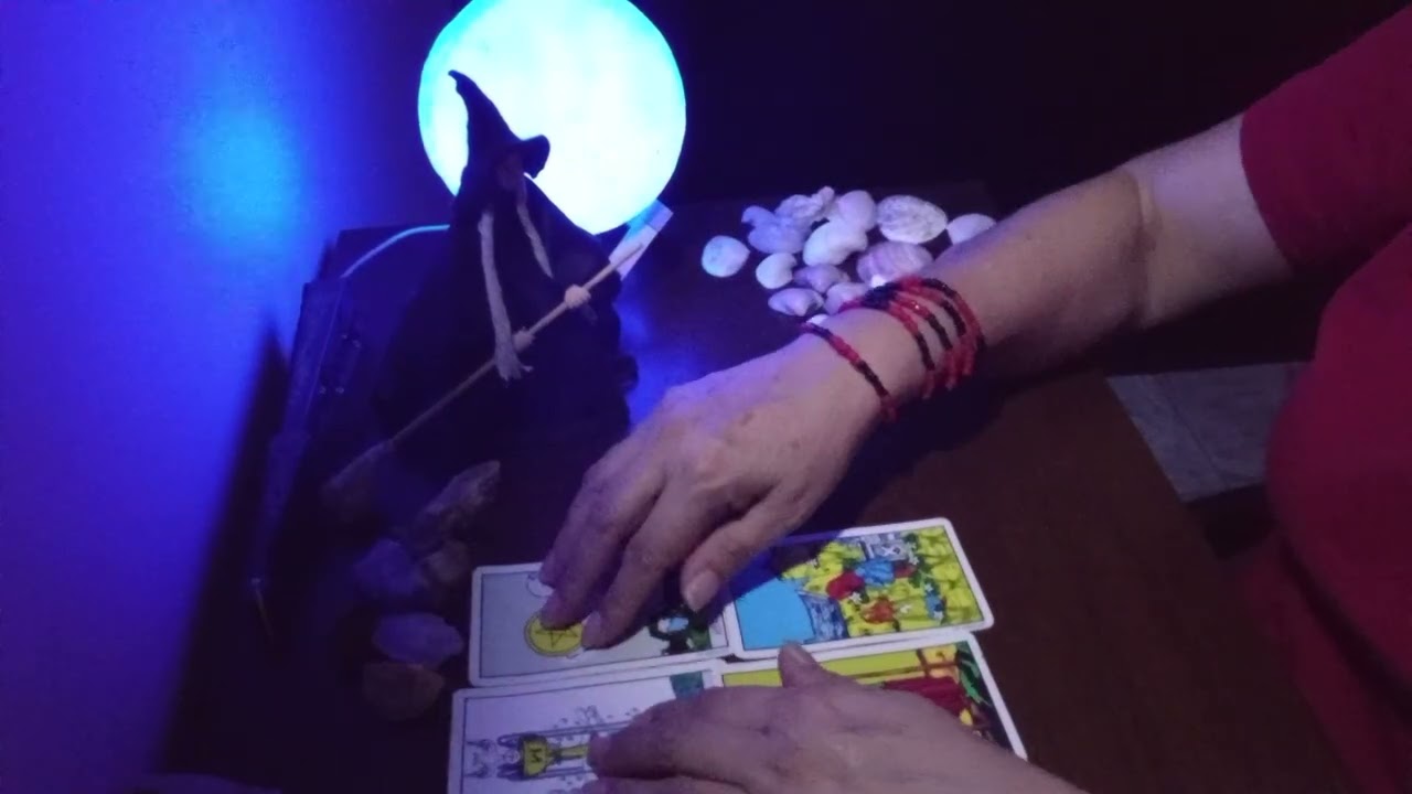 PEIXES ♓ alguém retorna com o coração transbordando de sentimentos, amor e muitas saudades.❤️ 🎁🎂🎉