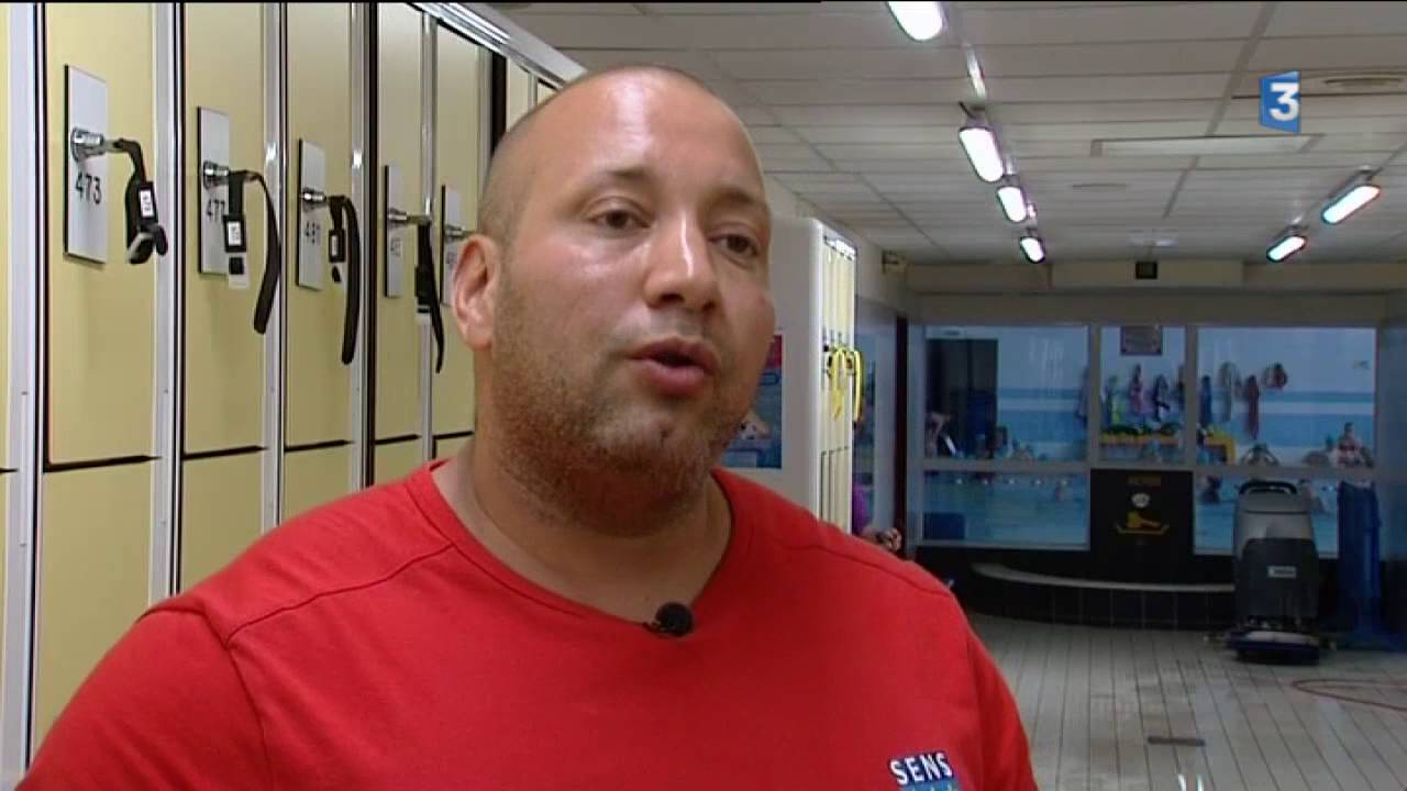 Yonne : des agents de surveillance autour des bassins à la piscine de Sens