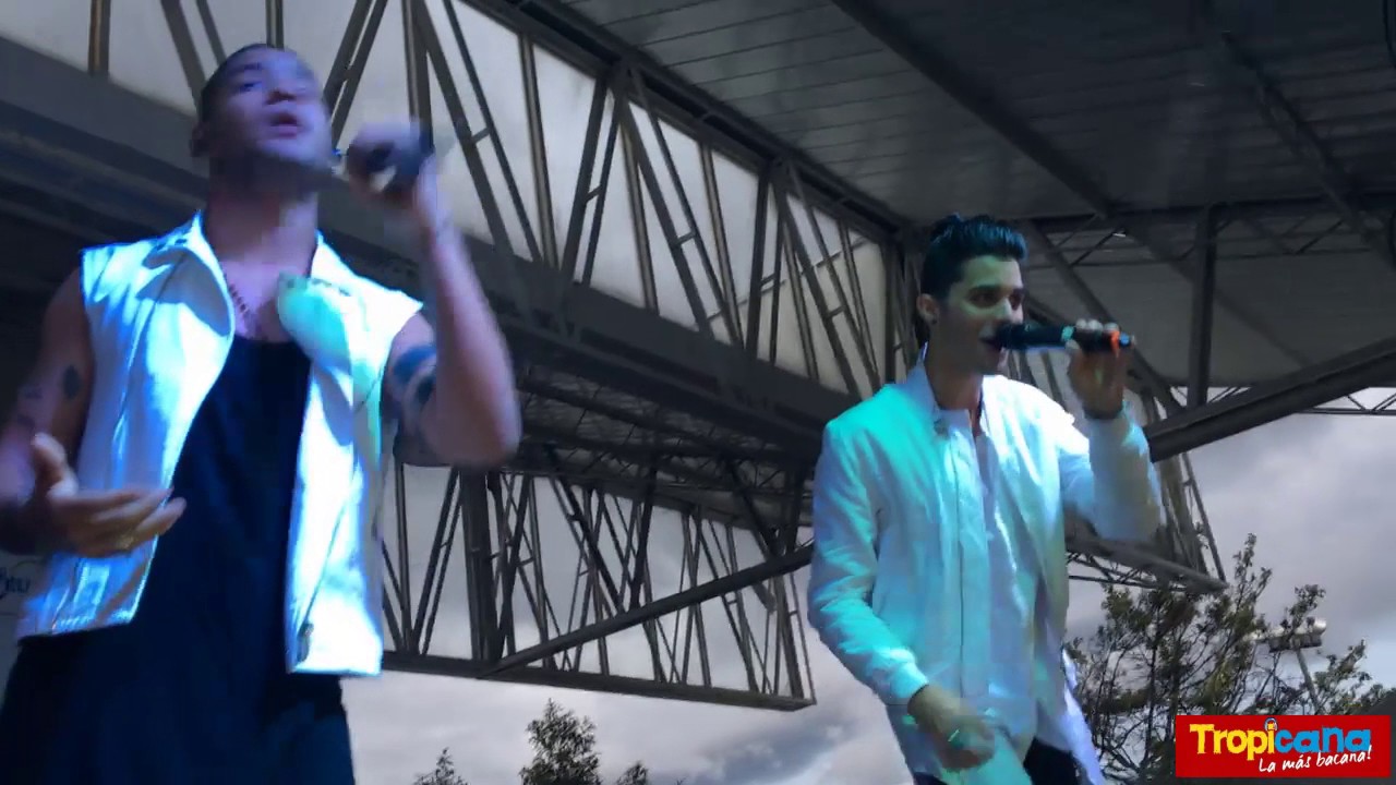 CNCO en El Día Del Niño