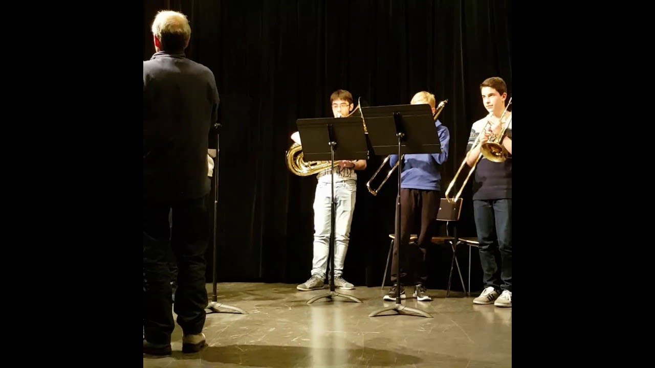 Ordizia / Sekundino Esnaola / Doinua Brass Band: Mohrentanz / Courante