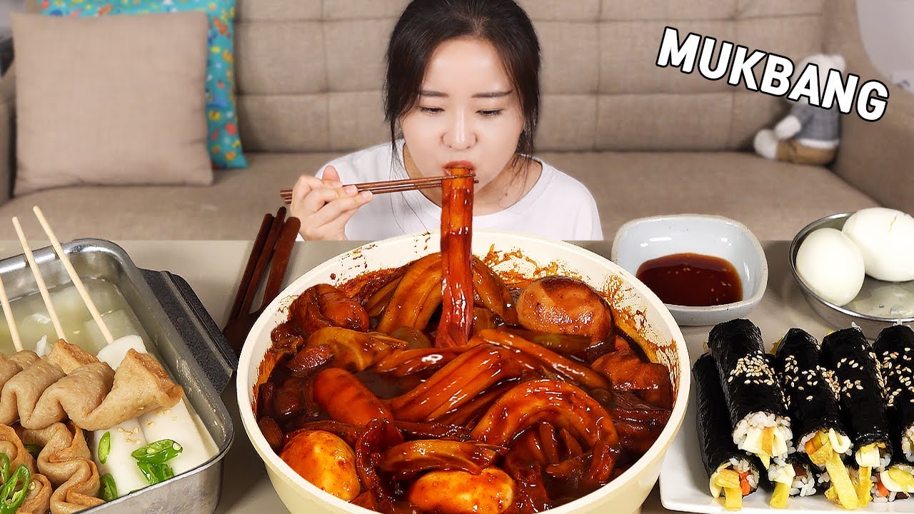 Готовим мукбанг :) Токпокки из черной фасоли, высоко оцененный мужем | сыр кимпап.