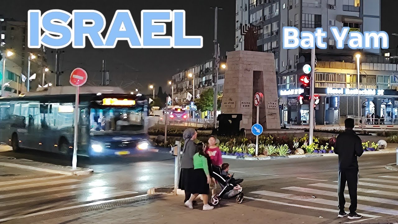 Israel Bat Yam. Walking tour through the evening city