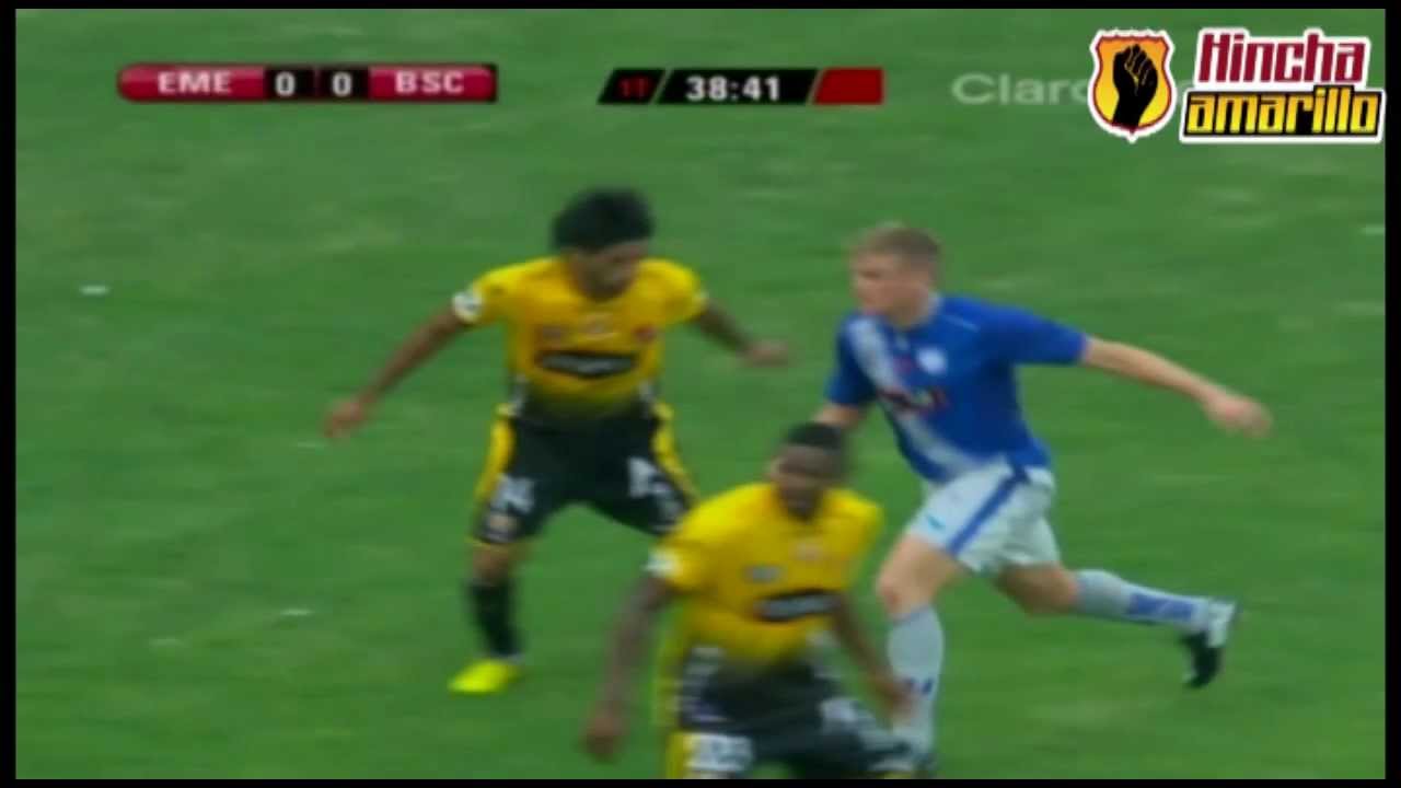 Min 38: Encontr&oacute;n entre Vargas y Nasuti