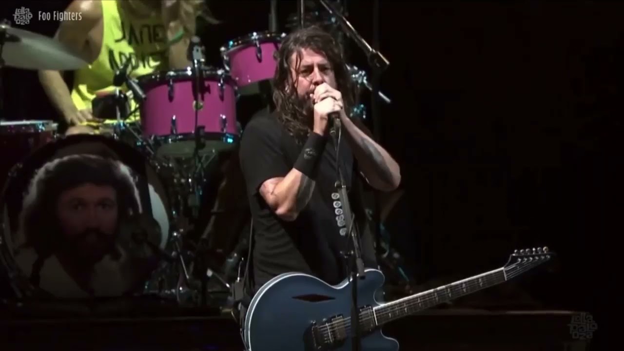 Foo Fighters 'Nausea' whit Violet Grohl and sing HBDay Ophelia Grohl Lollapalooza 2021