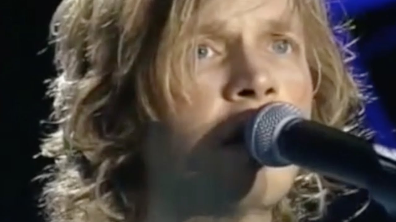 Beck - Nobody's Fault But My Own (comparing studio, live versions)