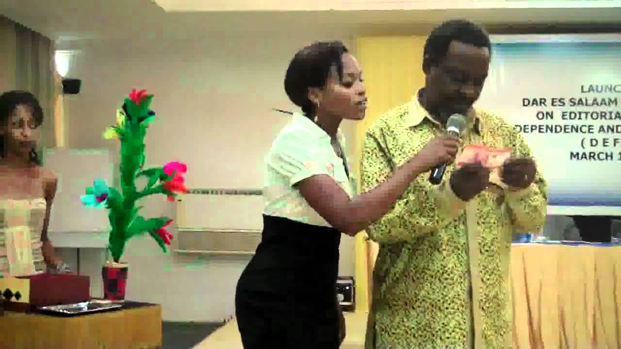 Akanashe Joan of Afrikanashe magic in action (Michuzi Blog)