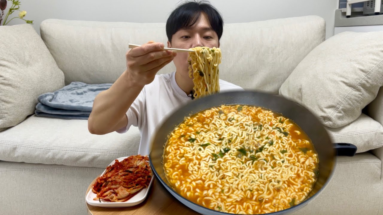 오늘은 오리지널 너구리 라면 먹방 Original Neoguri Ramyun mukbang