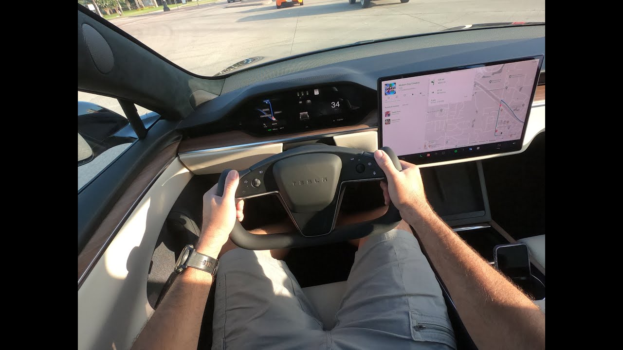 Yoke Steering in my New 2021 Tesla Model S
