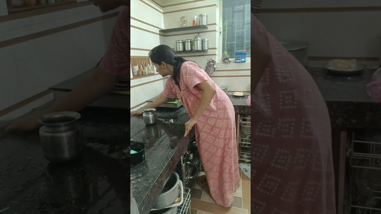 Deep Kitchen Cleaning🤕 | मला housewife चा role खूप आवडतो 🥰