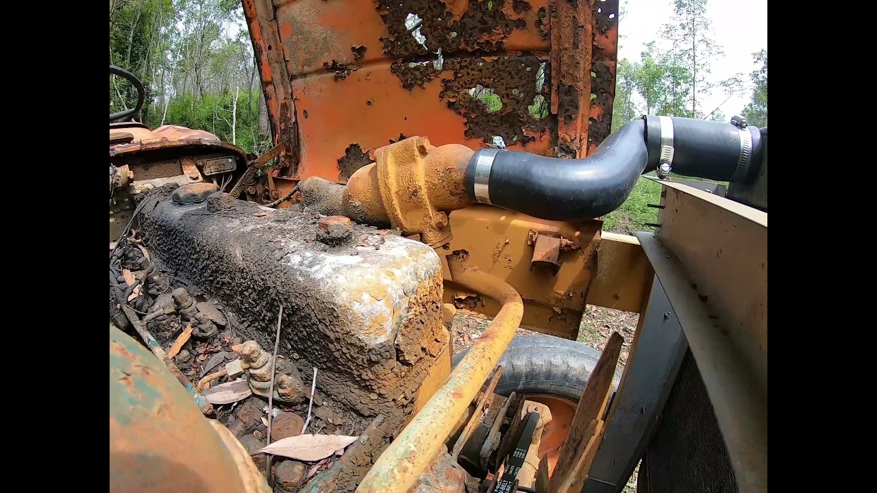 Working on the Tractors on the Farm Fiat 615R can I fix it