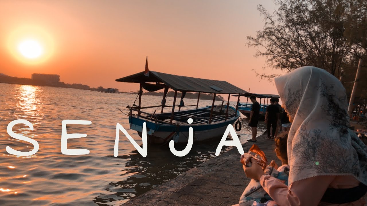 Kasih Makan Rusa di Pinggir Pantai