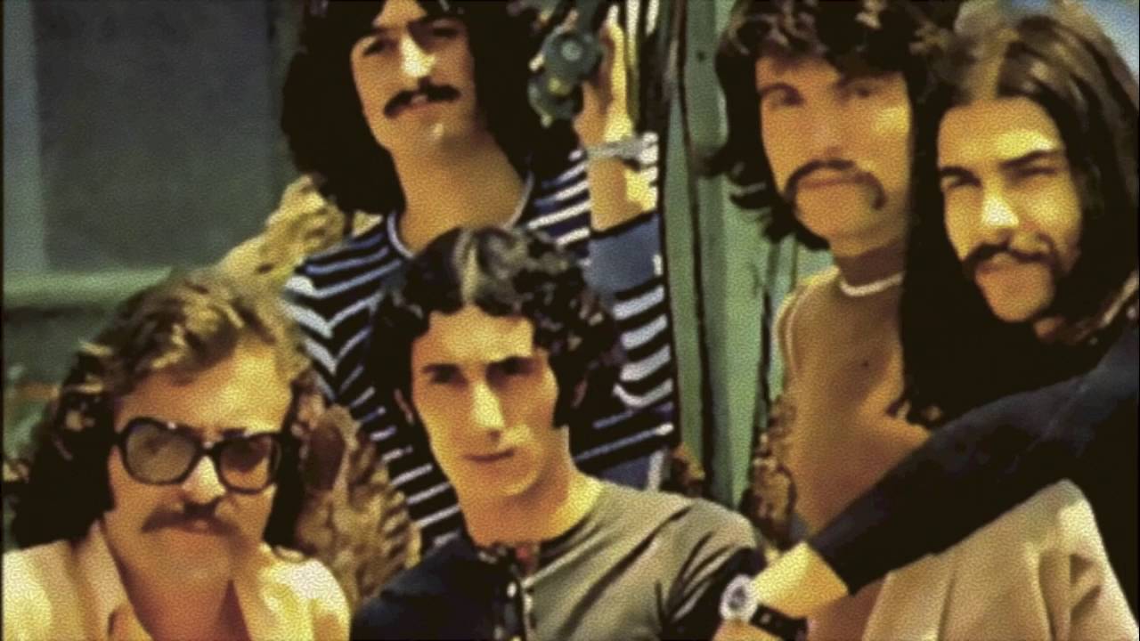aCı dOkToR (1 - 2) / CeM KaRacA - KaRdAşLaR (1971)