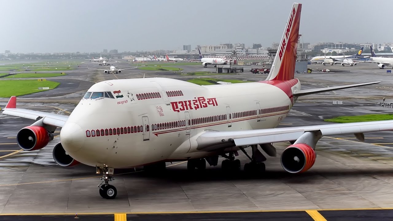 Boeing B747 of Air India | Stunning Departure from Mumbai Airport